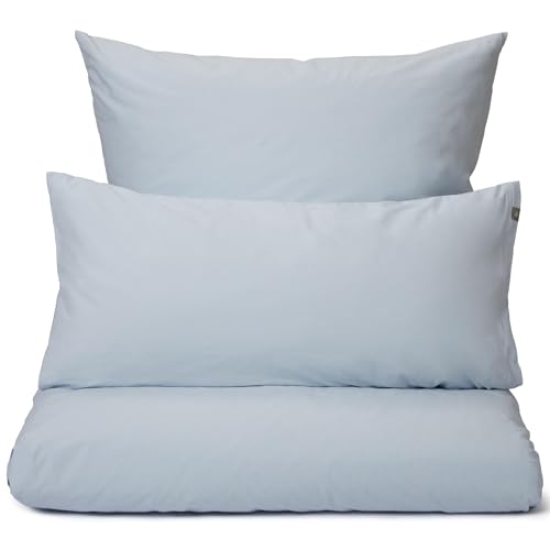 URBANARA MATA Essential Bettwäsche 240x220 cm + 2X 80x80 cm I 100% Baumwolle Made in Portugal Oeko Tex 100 I Weich Unifarben Atmungsaktiv mit Reißverschluss 3-TLG Set I Helles Nebelblau