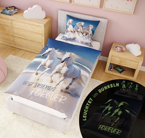 CARPE SONNO Kinder Bettwäsche 135x200 Kinder [Leuchtet im Dunkeln] Pferde + 10 Spiele | 100% Baumwolle + Oeko-Tex 100 | Leuchtende Kinderbettwäsche Glow in The Dark | Pferde Bettwäsche Mädchen 135x200
