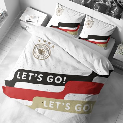 DFB Bettwäsche-Set Let's Go! – Offizieller Fanartikel der Deutschen Nationalmannschaft – Doppelbettbezug (200x200 cm) mit 2 Kopfkissenbezügen (80x80 cm) – Schwarz Rot Gold