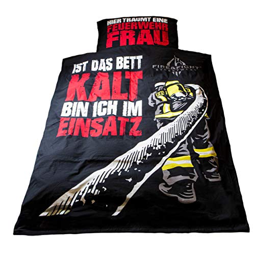 Hier träumt eine Feuerwehrfrau Bettbezug Kopfkissen 80 x 80 Deckenbezug 135 x 200 Oberdecke Set Geschenkidee Feuerwache Motiv retten löschen Bergen schützen…