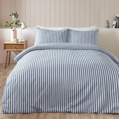 Catherine Lansfield Wende-Bettwäsche-Set mit Kissenbezug, gebürstete Baumwolle, gestreift, Blau Catherine Lansfield Wende-Bettwäsche-Set mit Kissenbezug, gebürstete Baumwolle, gestreift, Blau