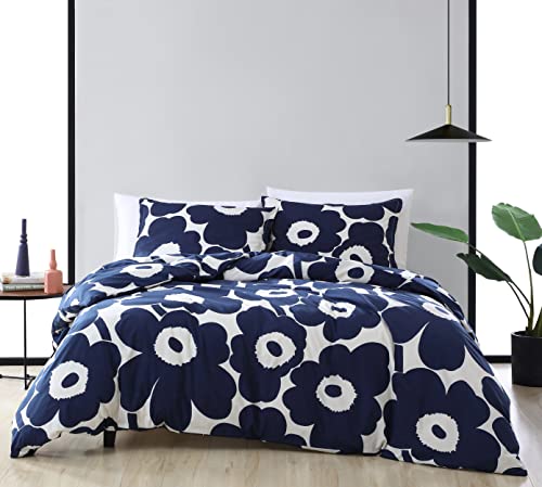 Marimekko | Unikko Collection | Bettbezug-Set – 100% Baumwolle, mittelschwer & Ganzjahresbettwäsche mit Knopfverschluss, inklusive passenden Kissenbezügen, Queen-Size, Indigo