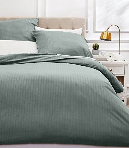 Amazon Basics - Deluxe-Bettwäsche-Set aus Mikrofaser, 240 x 220 cm, Dunkelgrau