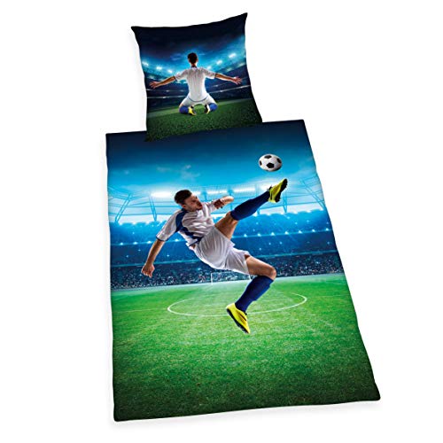 Herding Young Collection Bettwäsche-Set, Fußball Wendemotiv, Bettbezug 135 x 200 cm, Kopfkissenbezug 80 x 80 cm, Baumwolle/Renforcé, Grün