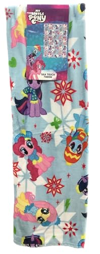 Northwest Little Pony Weihnachts-Überwurfdecke , Hellblau – Winter-Ponies und Schneeflocken, 127 x 177,8 cm
